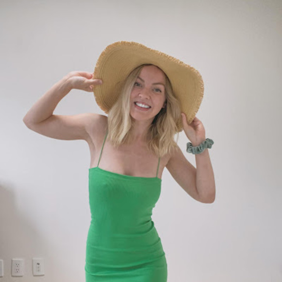 Meet your Posher, Cherry - Picture 1 of 1